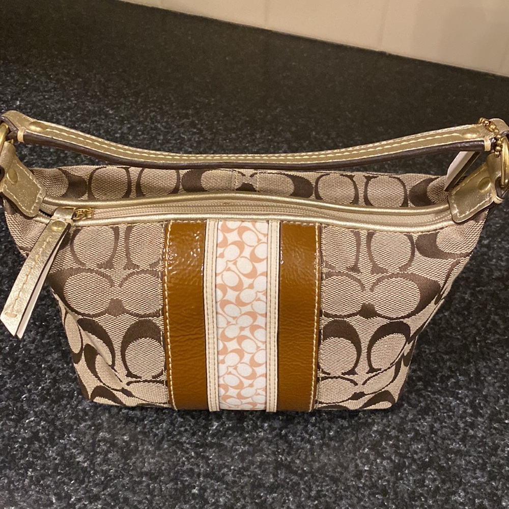 COACH mini bag. #41047 - Picture 2 of 9